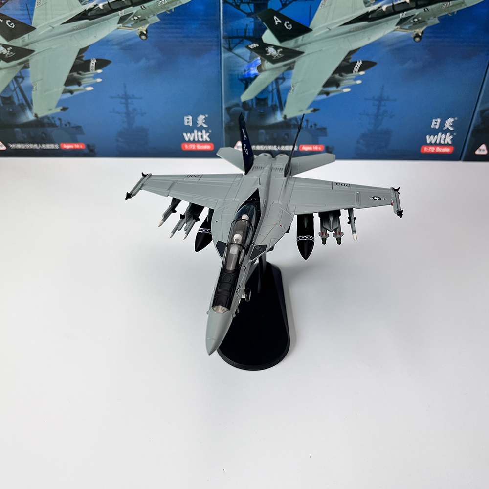 Modelo de Avião Militar em Esc - Model Kit Airplane avaliação e preço